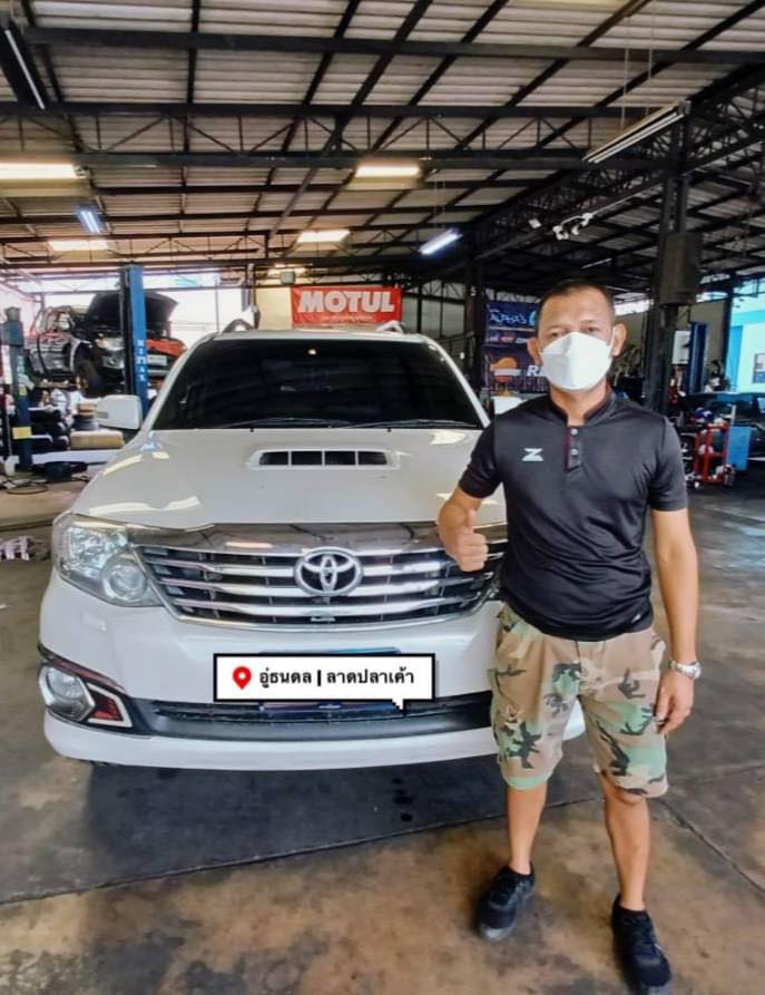 Toyota_Fortuner3.0 เบรคมีเสียงดังเวลาใกล้หยุดรถ ขับแล้วเบรคกระทันหันจะเบรคไม่ค่อยอยู่ จุดเกิดเหตุสังเกตุได้ บ้างครั้งไฟเบรคโชว์ ไฟABSกระพริบ ตรวจเช็คเบรค พร้อมทำความสะอาดระบบเบรคเพื่อเพิ่มความปลอดภัย ใหม่ทั้งระบบ ซ่อมจบ หมดปัญหา