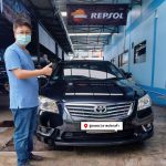 Toyota_Camry_เช็คประจำปี ครบระยะแสนกิโลเมตร เปลี่ยนยางรองแท่นเครื่อง แท่นเกียร์ ตามอายุการใช้งาน พร้อมเปลี่ยนถ่ายของเหลว น้ำมันเครื่อง น้ำมันเกียร์ ดูแลระบบแอร์รถยนต์  ล้างทำความสะอาด เปลี่ยนถ่ายน้ำมันคอมแอร์ทั้งระบบทุก8หมื่นกิโลเมตร แว๊คเติมน้ำยาแอร์ #ช่างดลมาสเตอร์คาร์